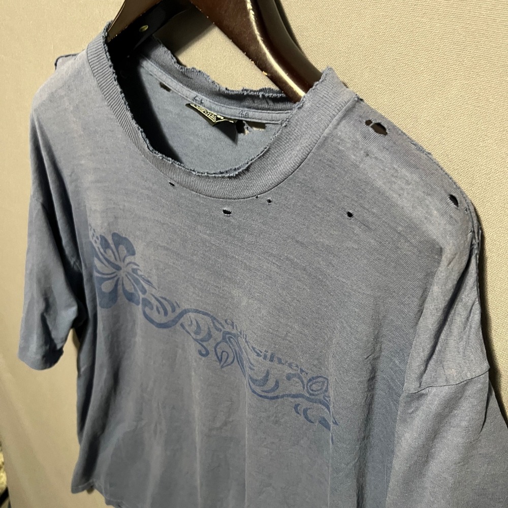 Vintage Quiksilver T-Shirt XL Blue GrayThrashed Distressed Surf Graphic USA Made - Picture 4 of 8